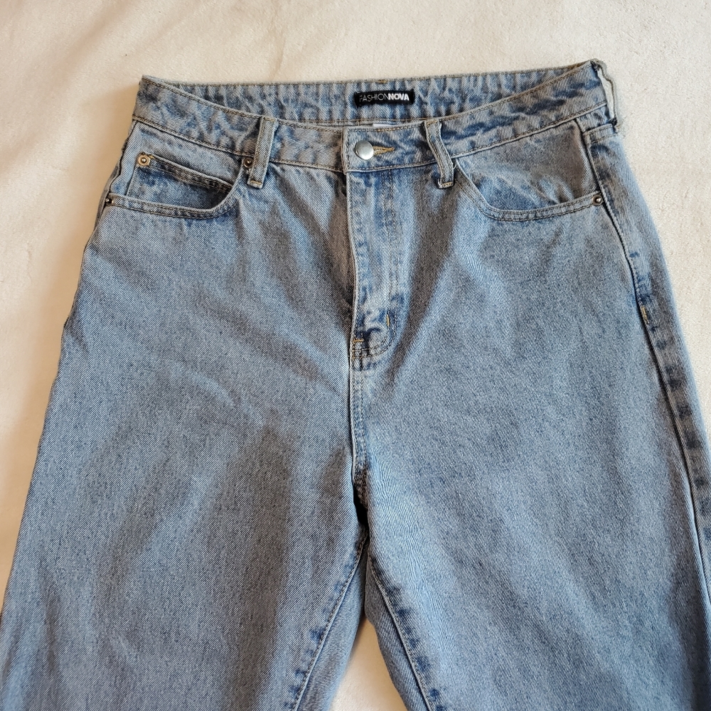 Fashion Nova Tapered Mom Jeans